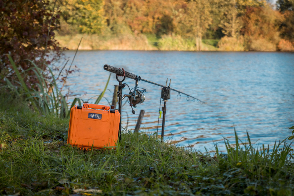 TAF CASE ANGELKOFFER Oranger Angelkoffer wasserdicht für Angler um Tackle zu verstauen