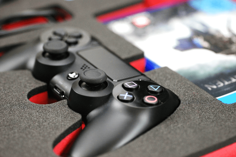 TAF CASE INDIVIDUELLE SCHAUMSTOFFEINLAGE Robuste individuelle Schaumstoffeinlage für Spielekonsolen und Spiele und Controller